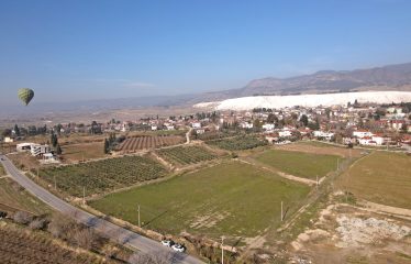 DENİZLİ PAMUKKALE’ DE TURİZM PROJELERİNE UYGUN İMARLI ARSA